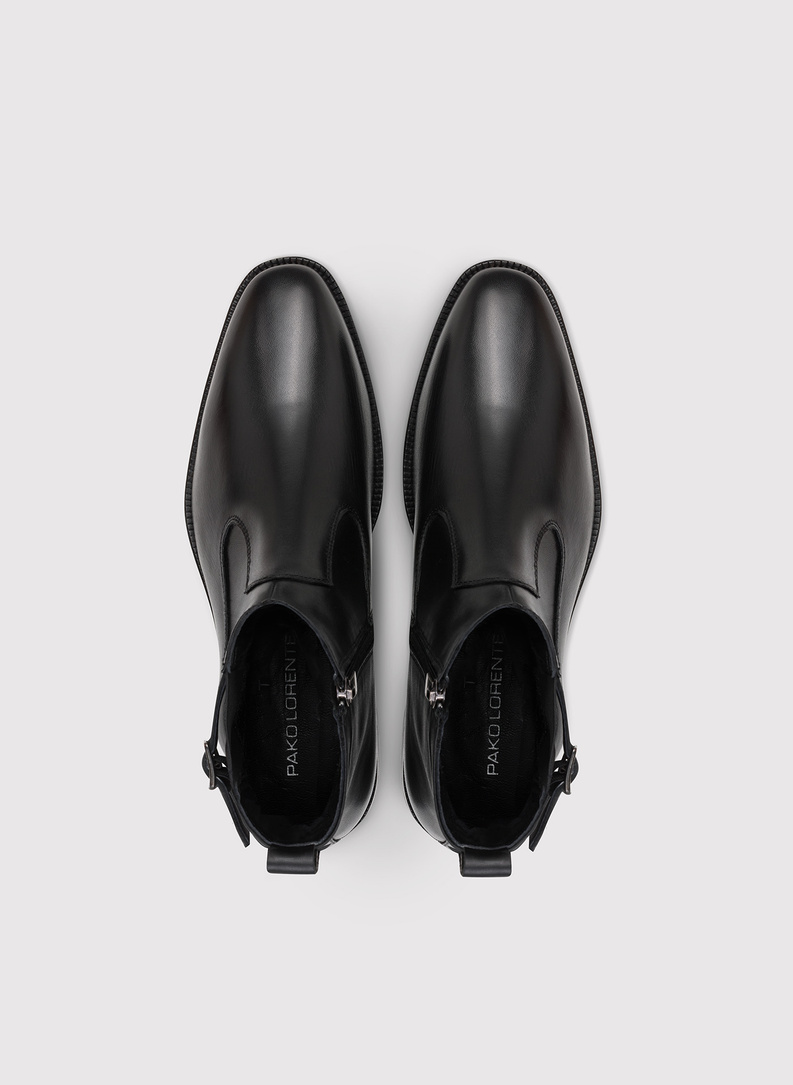 Czarne skórzane sztyblety