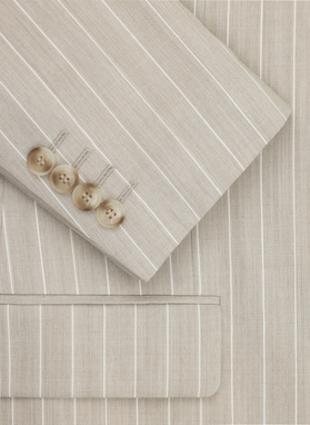 Beżowy garnitur męski w prążek