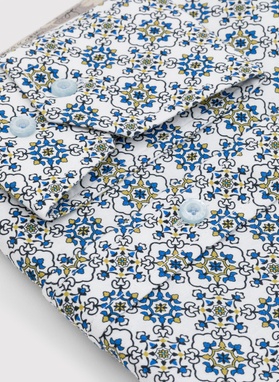 Koszula w kolorze białym w oryginalny wzór