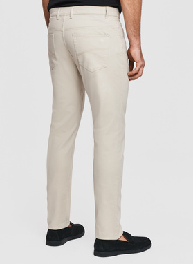 Jasnobeżowe spodnie casual 