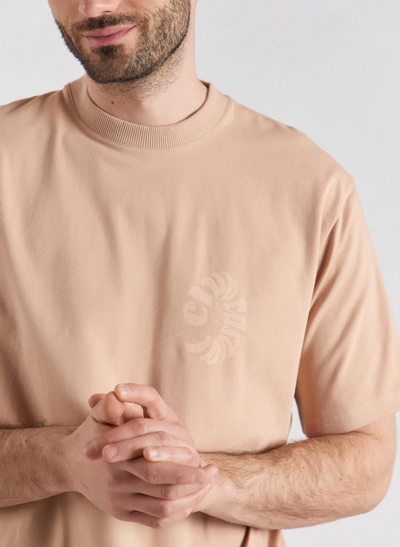 Brązowy T-shirt z krótkim rękawem oversize C21SF-TX-003-A