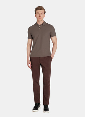Brązowy t-shirt polo na trzy guziczki