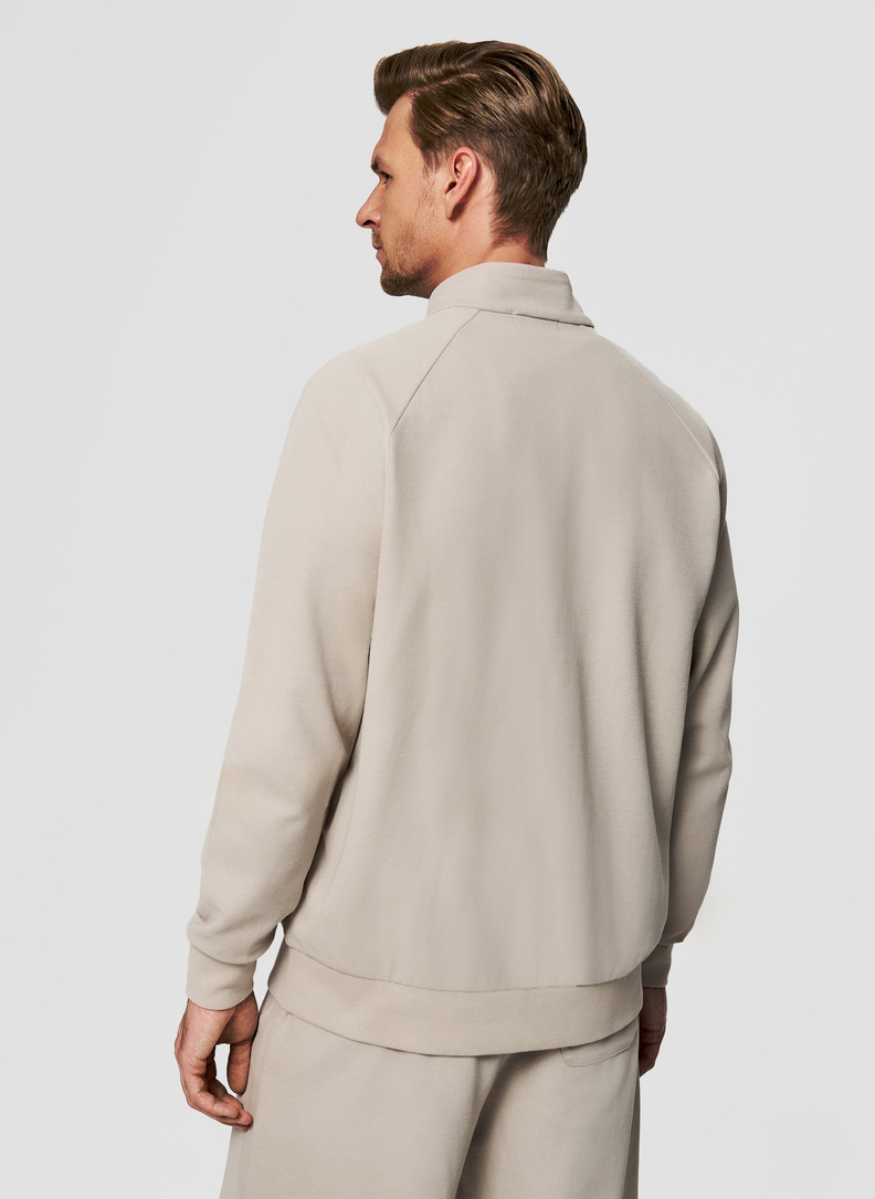 Beżowy dres męski z szortami