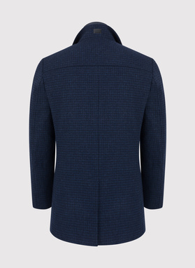 Granatowy płaszcz męski w mikrowzór