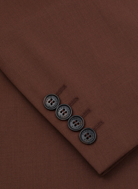 Gładki brązowy garnitur męski