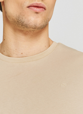 Bawełniany t-shirt męski w kolorze beżowym