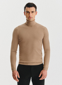 Beżowy gładki golf męski