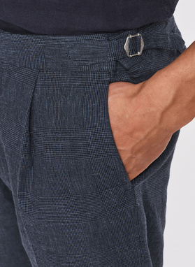 Granatowe spodnie casual z lnem