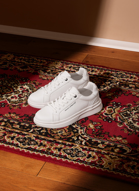 Białe sneakersy męskie