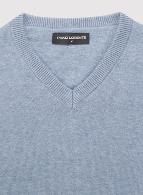 Jasnoniebieski sweter męski v-neck