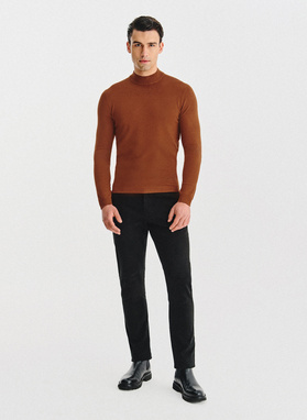 Półgolf męski w rudym kolorze