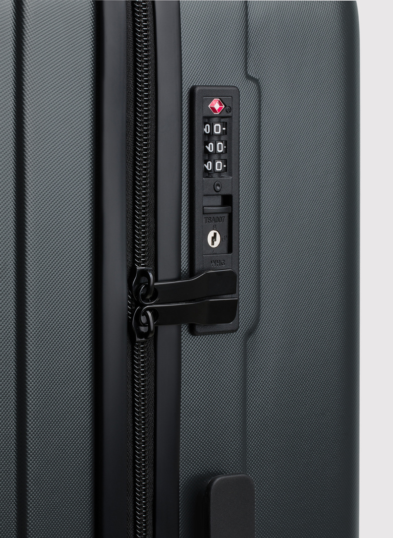 Komplet czarnych walizek