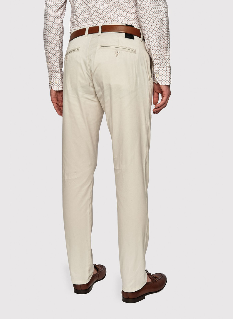 Męskie basicowe spodnie w kolorze ecru