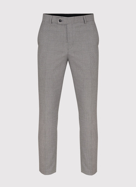 Garnitur męski w kratę w brązowych tonach