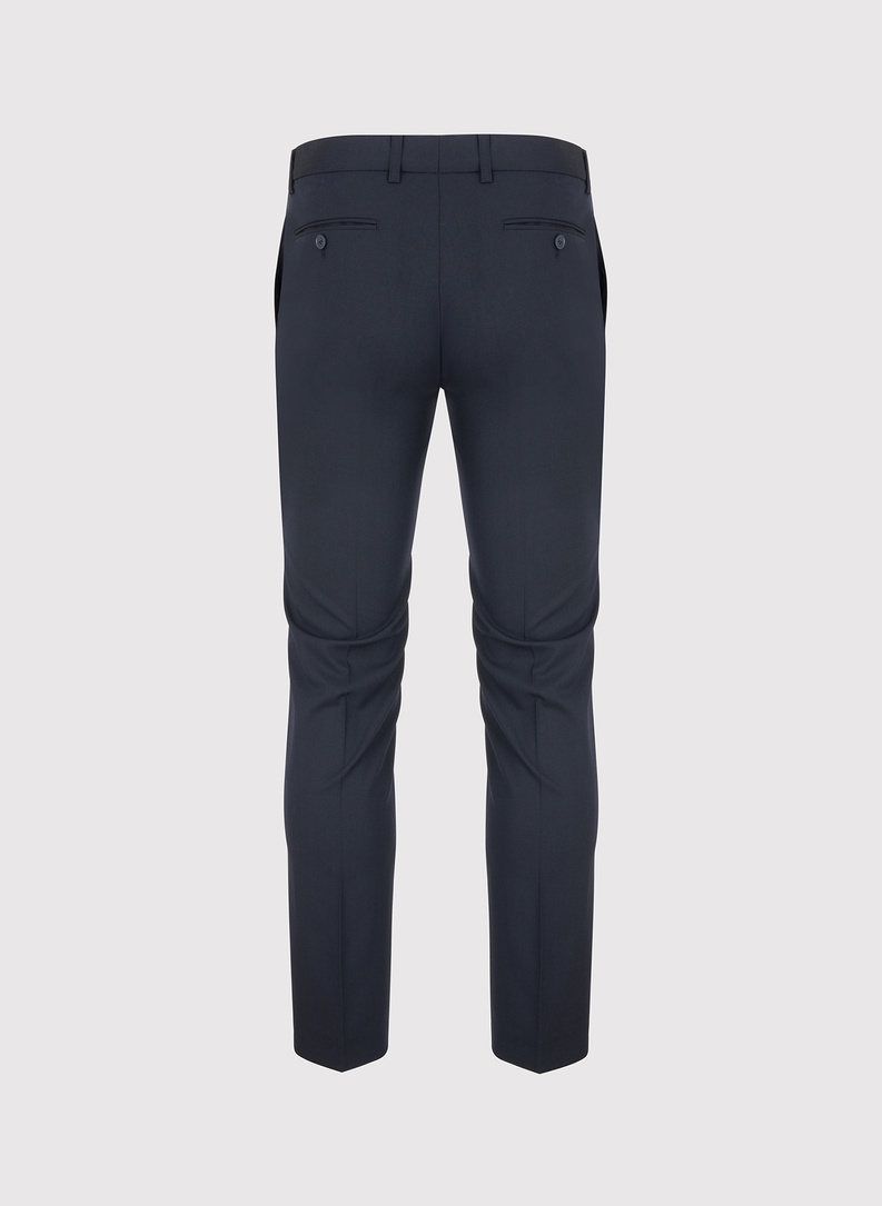 Granatowy męski garnitur