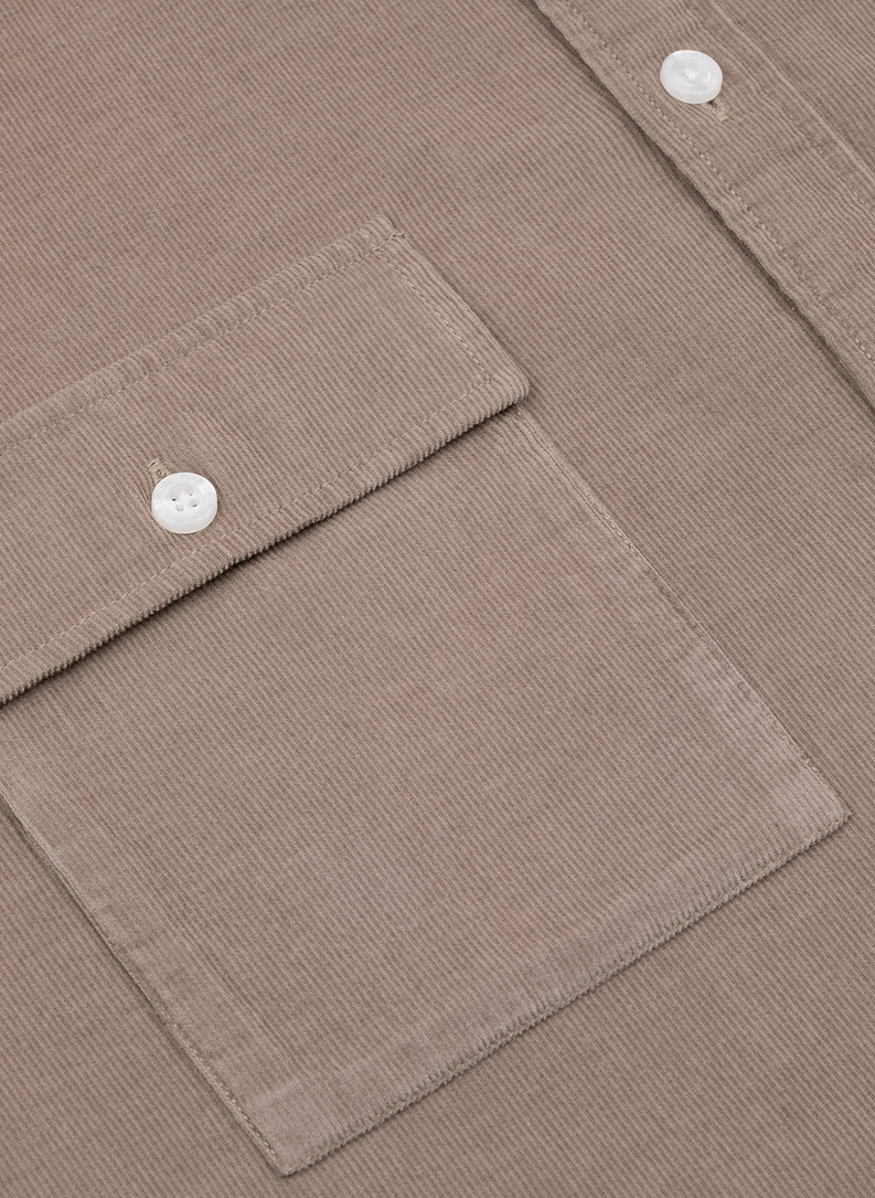 Brązowa koszula sztruksowa z kieszeniami na piersi
