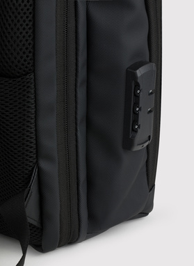 Czarny plecak męski zamykany na kod