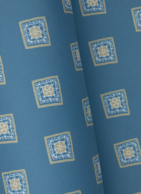 Niebieska poszetka męska ze wzorem na całej powierzchni