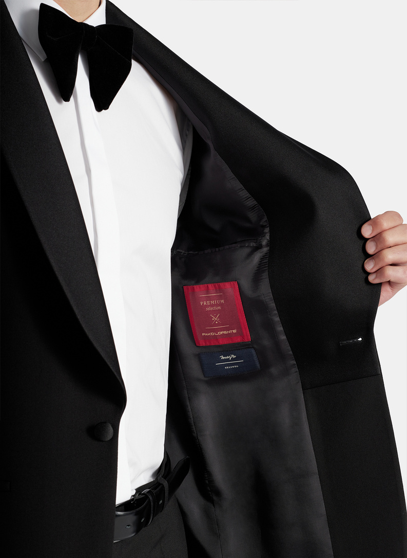 Ślubny smoking męski z szalowym kołnierzem