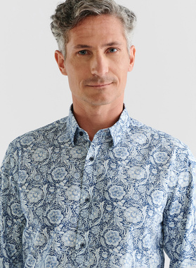Koszula w kwiatowy wzór na granatowym tle