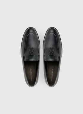 Czarne loafersy męskie z frędzlami