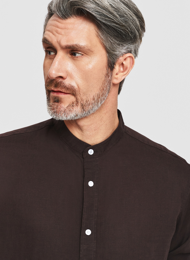 Brązowa koszula z lnem