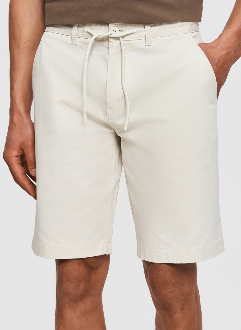 Jasnobeżowe szorty męskie