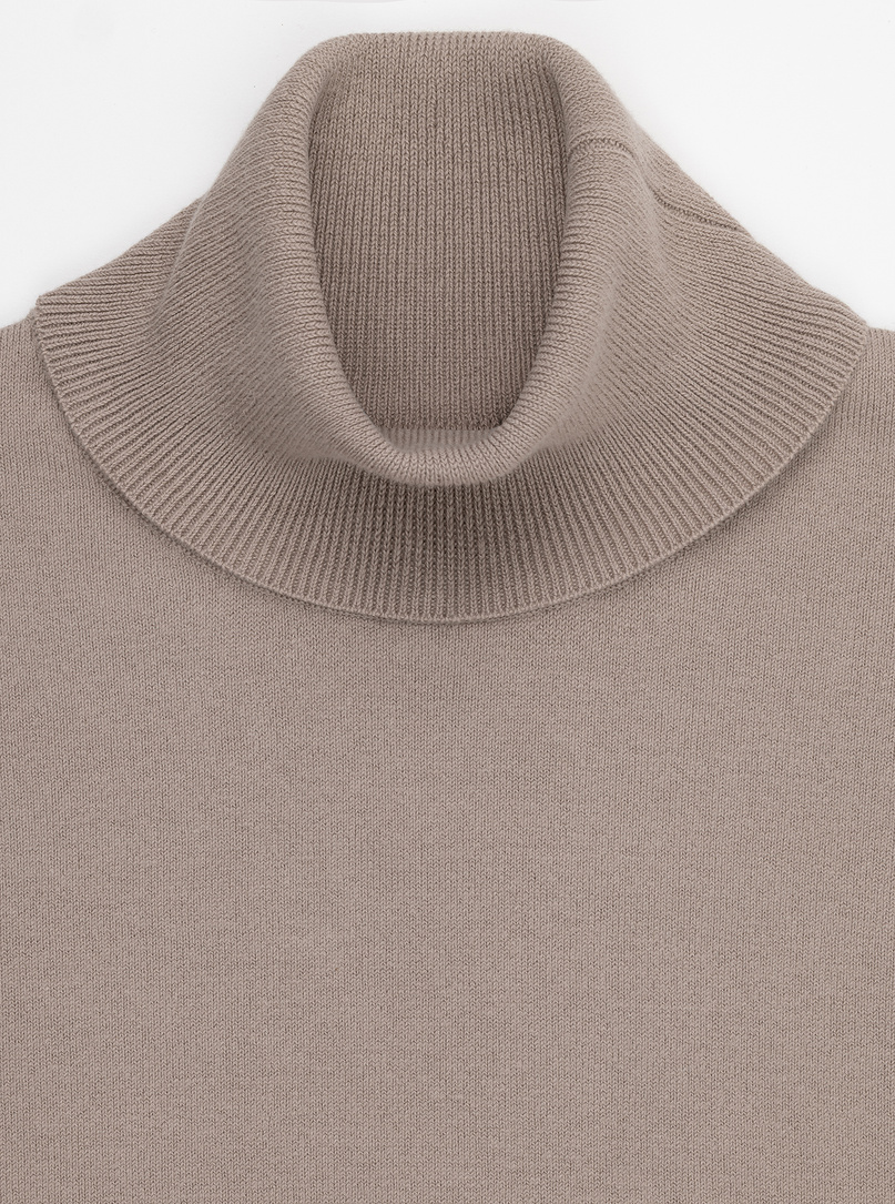 Beżowy golf męski