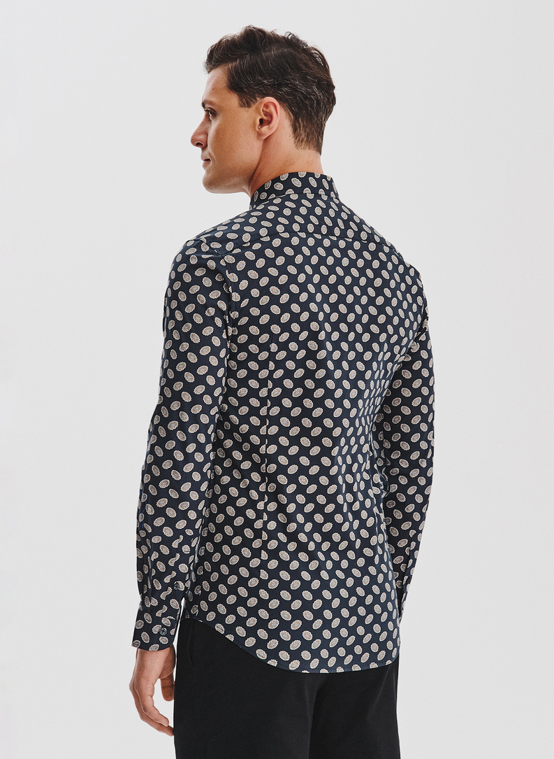 Czarna koszula w kwiaty