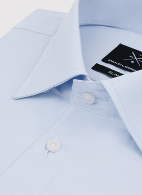 Gładka koszula męska w kolorze jasnoniebieskim