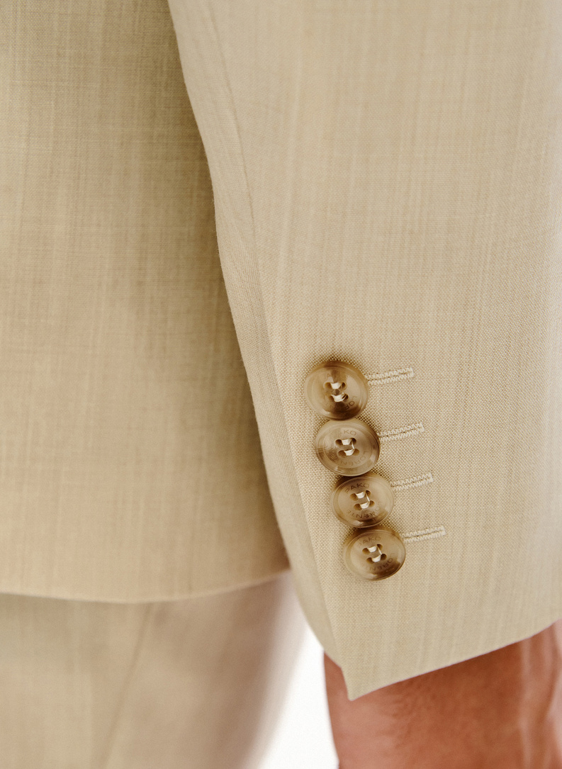 Ślubny beżowy garnitur z wełny