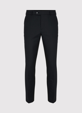 Czarny garnitur dwurzędowy