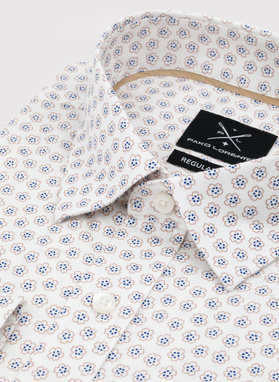 Wzorzysta koszula w kolorze złamanej bieli