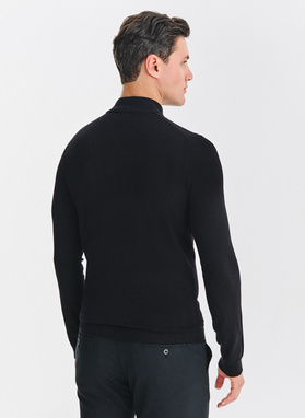 Półgolf męski w czarnym kolorze