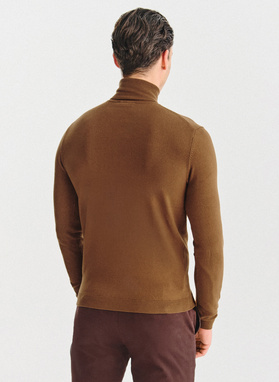 Kamelowy gładki golf męski