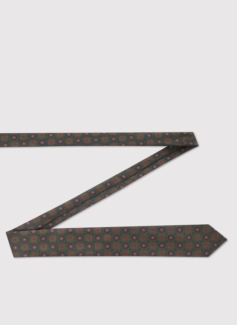 Zielony krawat w kwadraty