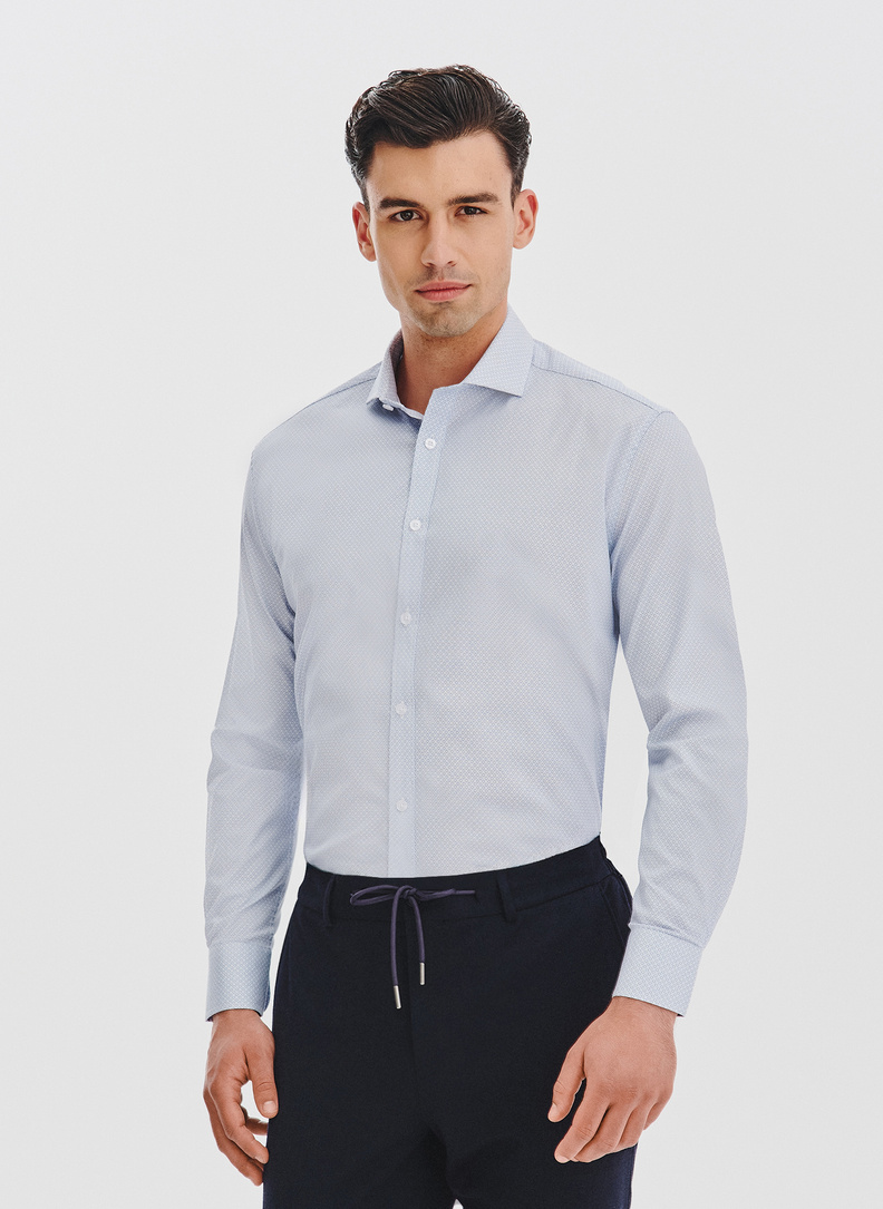 Koszula z niebieskim wzorem geometrycznym