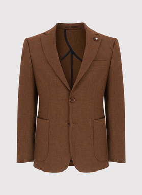 Brązowa marynarka casualowa o widocznej fakturze