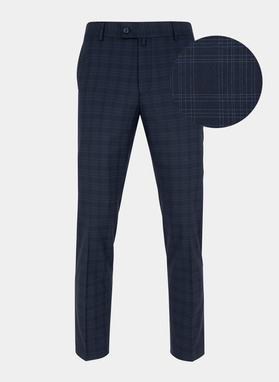 Granatowy garnitur w delikatną kratę