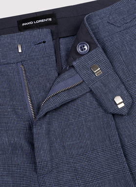 Granatowe spodnie casual z lnem