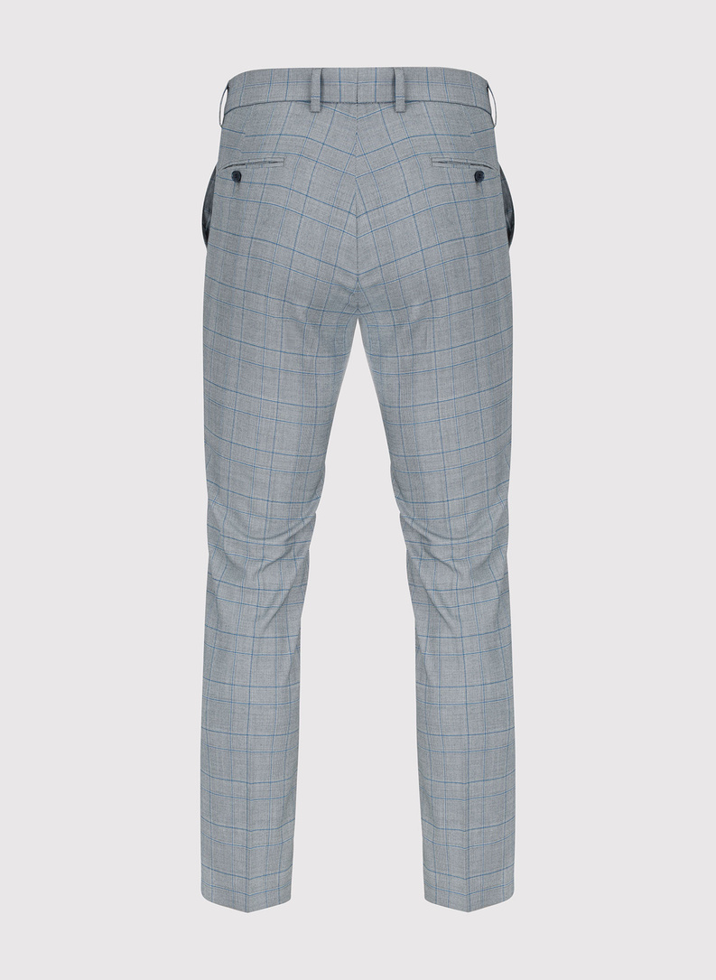 Szary garnitur męski w niebieską kratę