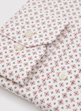 Biała koszula w mikrowzór