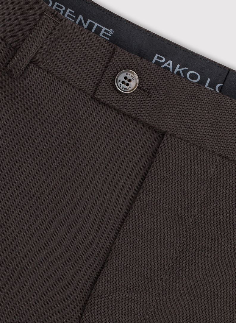 Brązowe spodnie garniturowe