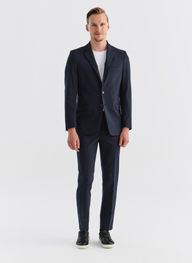 Gładka granatowa marynarka garniturowa