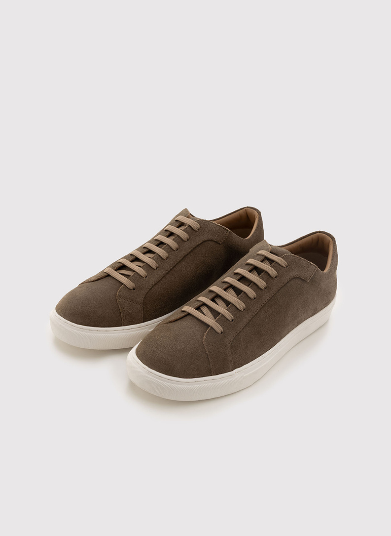 Oliwkowe zamszowe sneakersy męskie