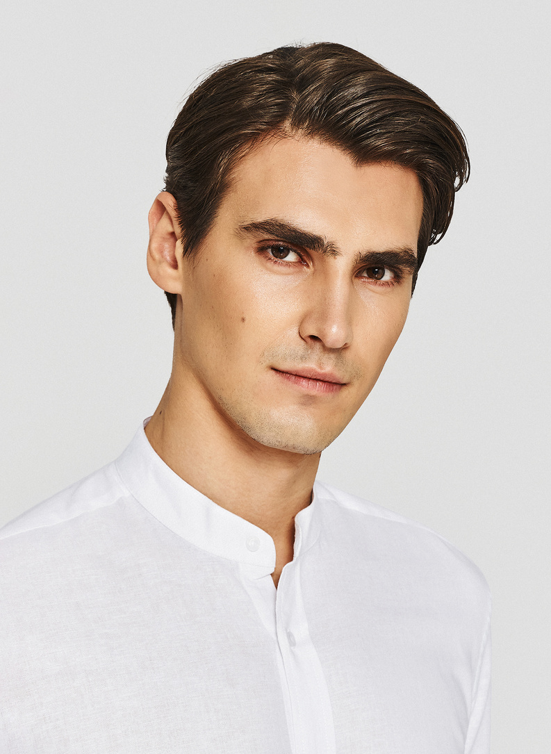 Lniana biała koszula z kołnierzem stójką