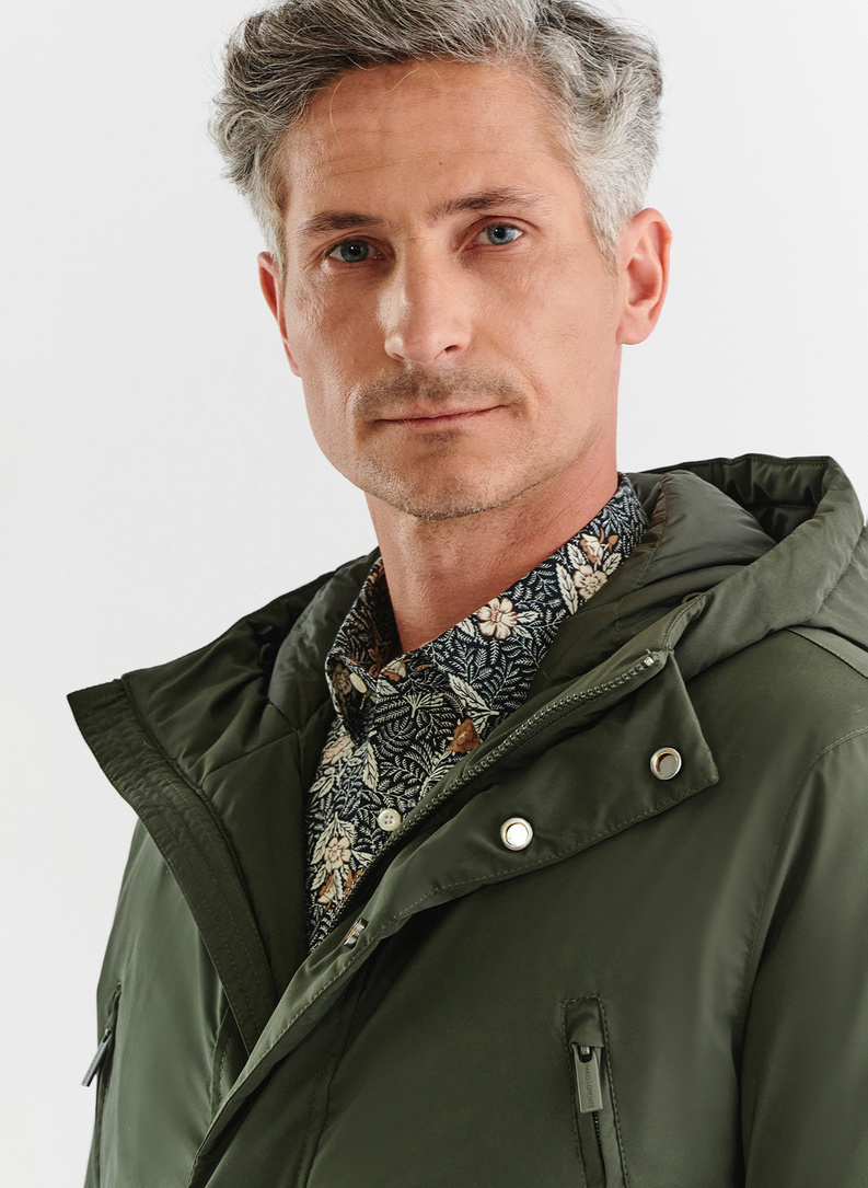 Zielona kurtka męska wypełniona naturalnym puchem