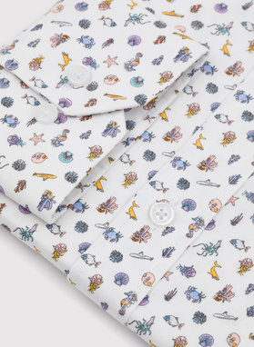 Biała koszula męska we wzór morski