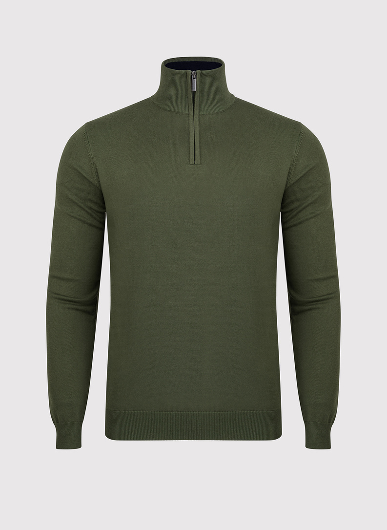 Zielony sweter z wysoką stójką zapinaną na zamek