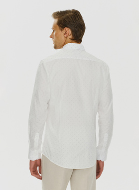 Biała koszula z długimi rękawami w mikrowzór